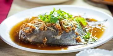 Steamed Pomfret WITH MAGGI Oyster Sauce & MCCS